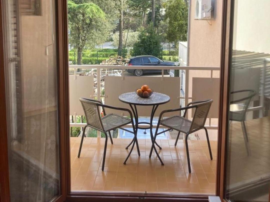 Ija Apartment *